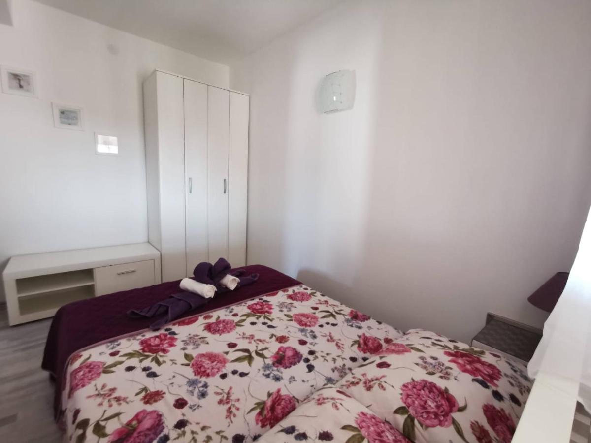 Apartmani Tajana Sukošan Buitenkant foto